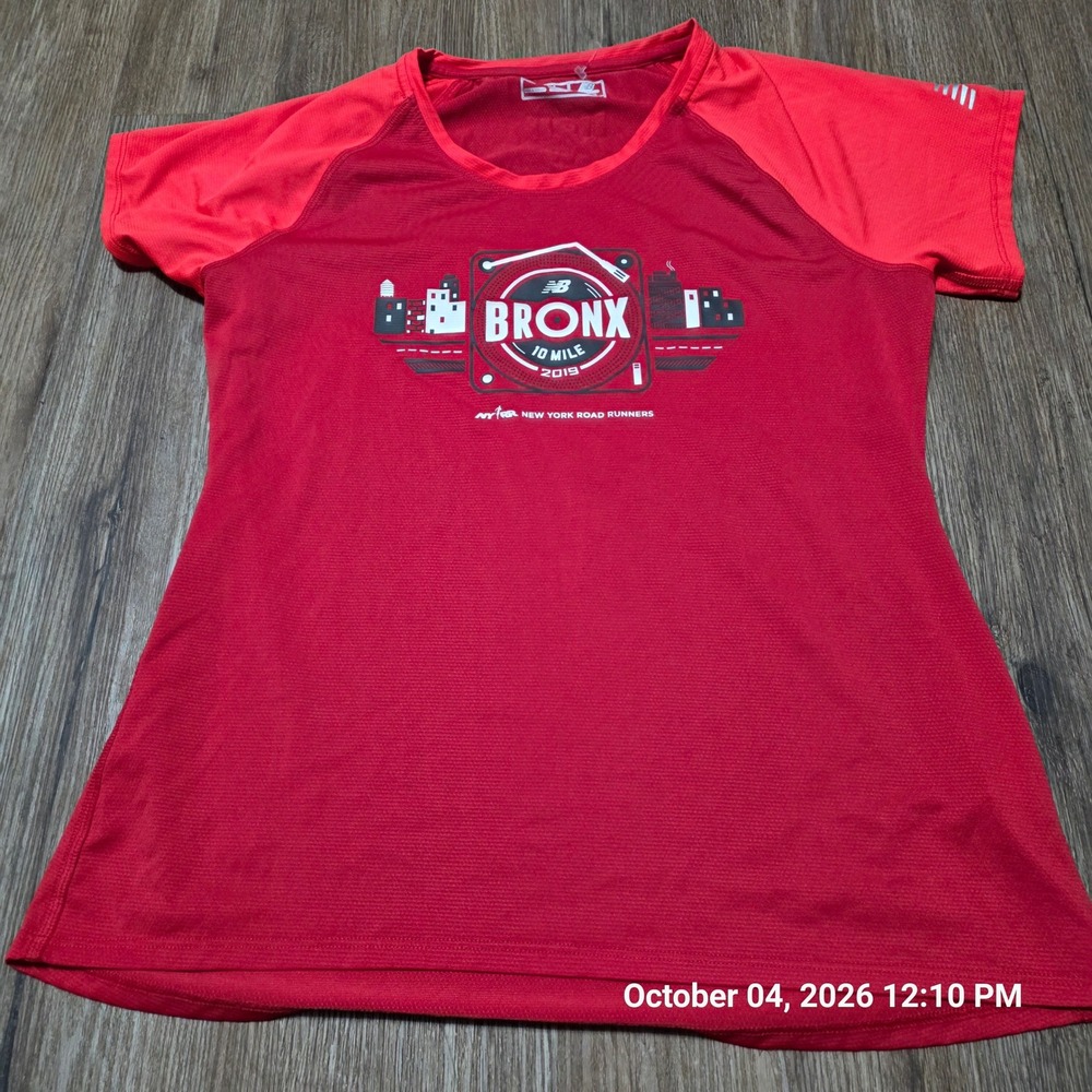 New Balance Bronx 10 Mile 2019 NYRR Running Shirt Womens Medium Red Short Sleeve